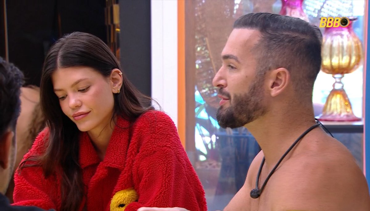CFVitoriaStrada's tweet photo. Os brothers estão na cozinha conversando sobre saúde mental, ansiedade e como isso impacta o dia a dia de quem enfrenta essas questões. 

É um assunto importante e que precisa ser falado sempre! #BBB25 https://t.co/n4iK25fxSJ