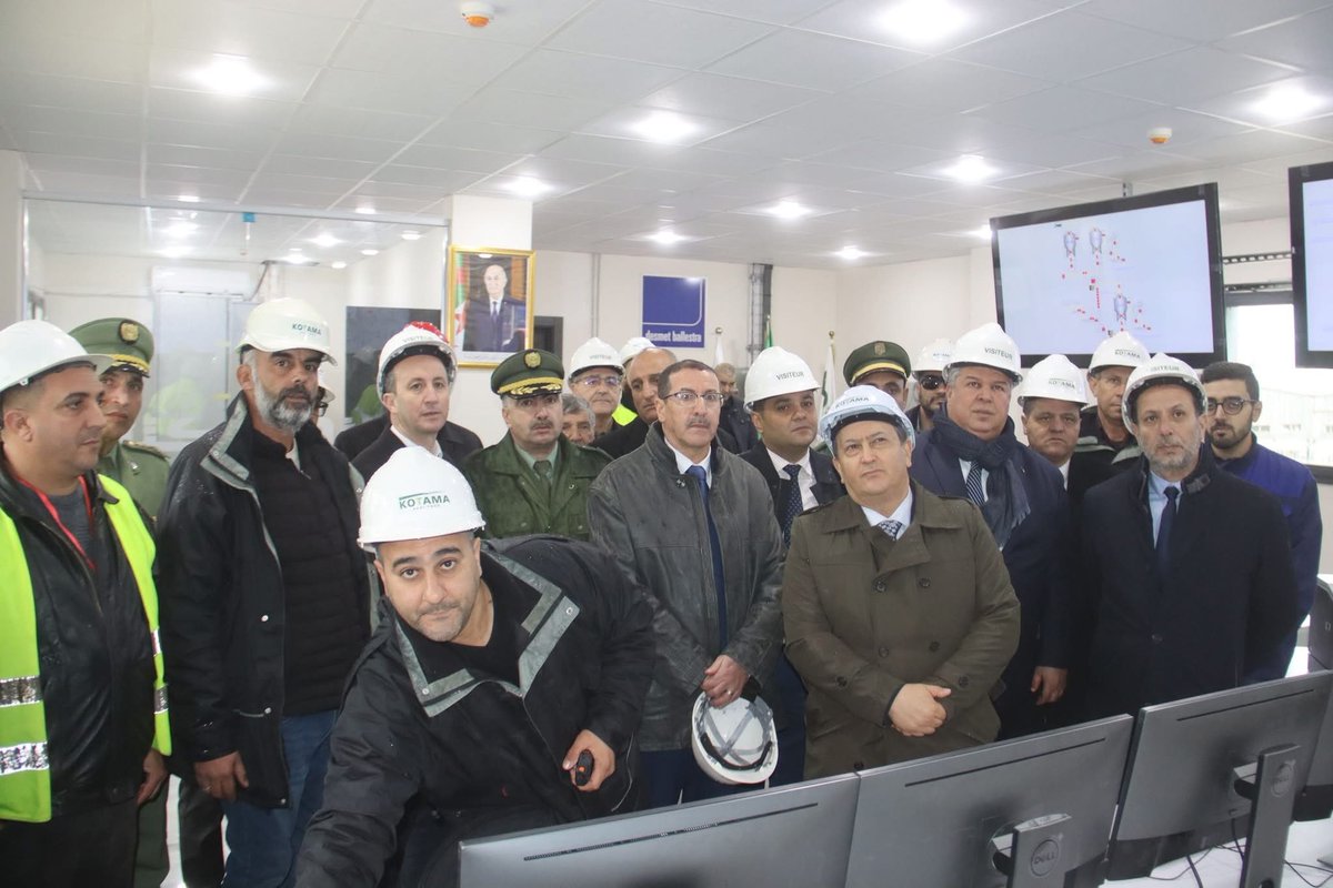 Algeria3New's tweet photo. FÉLICITATIONS À L’ALGÉRIE !

La plus grande usine d’huiles végétales d’Afrique, Ketama Agri Food, située à Jijel, sera prochainement mise en service avec une capacité de production exceptionnelle.

- Cette usine devrait permettre de couvrir environ 40 % des besoins du marché national en huile de table après son lancement, ainsi que 70% des besoins en aliments pour moutons.