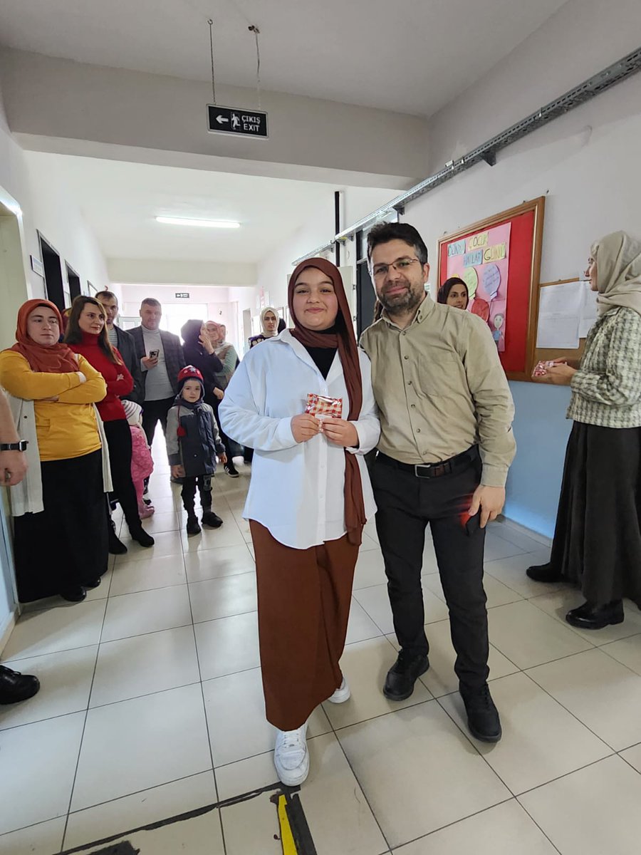 TaskesigiOkulu's tweet photo. "Dönem Sonu Faaliyet Haftası"kapsamında ki etkinliklerimiz sonucunda ödüllerimiz🎁💝
@tcmeb @Ordu_MEM @mfvargeloglu @CaybasM @ayfidan52 @ELTHakanAYDIN https://t.co/u8BgyPb3Vi