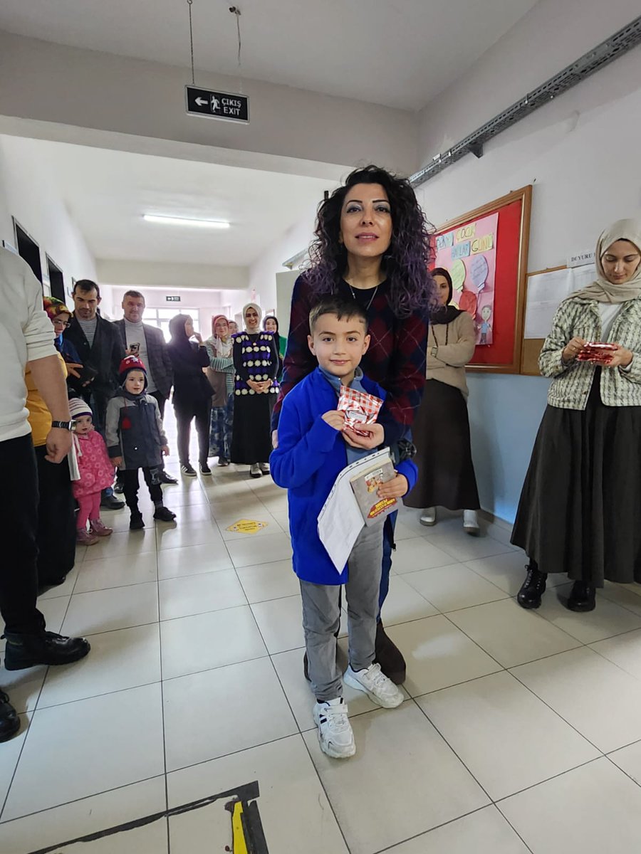 TaskesigiOkulu's tweet photo. "Dönem Sonu Faaliyet Haftası"kapsamında ki etkinliklerimiz sonucunda ödüllerimiz🎁💝
@tcmeb @Ordu_MEM @mfvargeloglu @CaybasM @ayfidan52 @ELTHakanAYDIN https://t.co/u8BgyPb3Vi