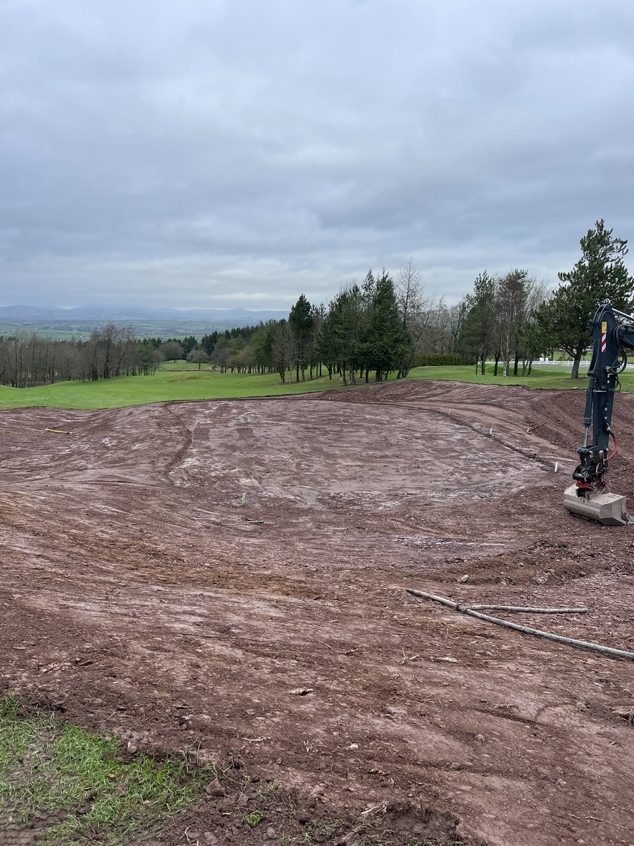 Remodel progressing well <a href="/LeeValleyGolf/">Lee Valley Golf Club</a> 
2nd Green complex shaped in subgrade.  Joe Kelly at the wheel. 
<a href="/DARGolf_/">DARGolf Construction</a>