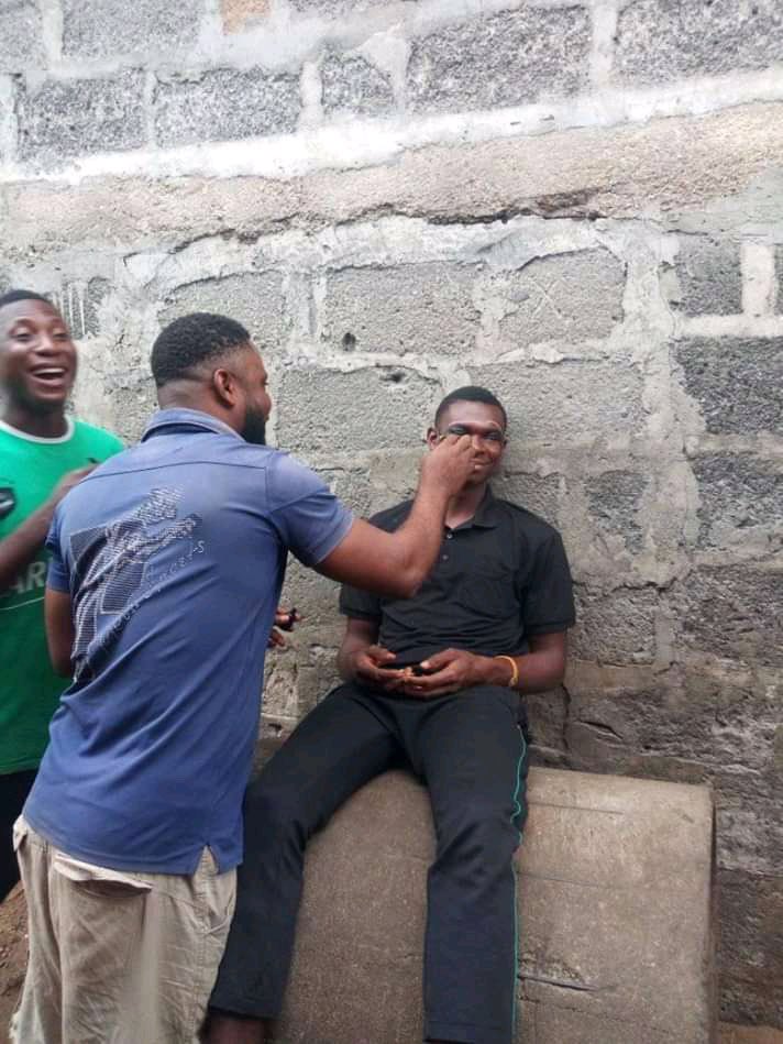 stanexchange's tweet image. To make money and to manage business is very hard oo, it needs learning and strategies.

No let anybody deceive you 🧏‍♂️  , better go learn something, I dey where I for dey learn makeup like this oo 😎

#stanexchange #meme