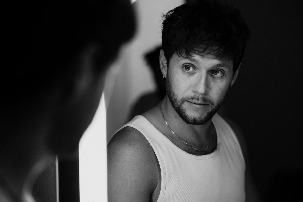 niall in 4K again because it’s never enough