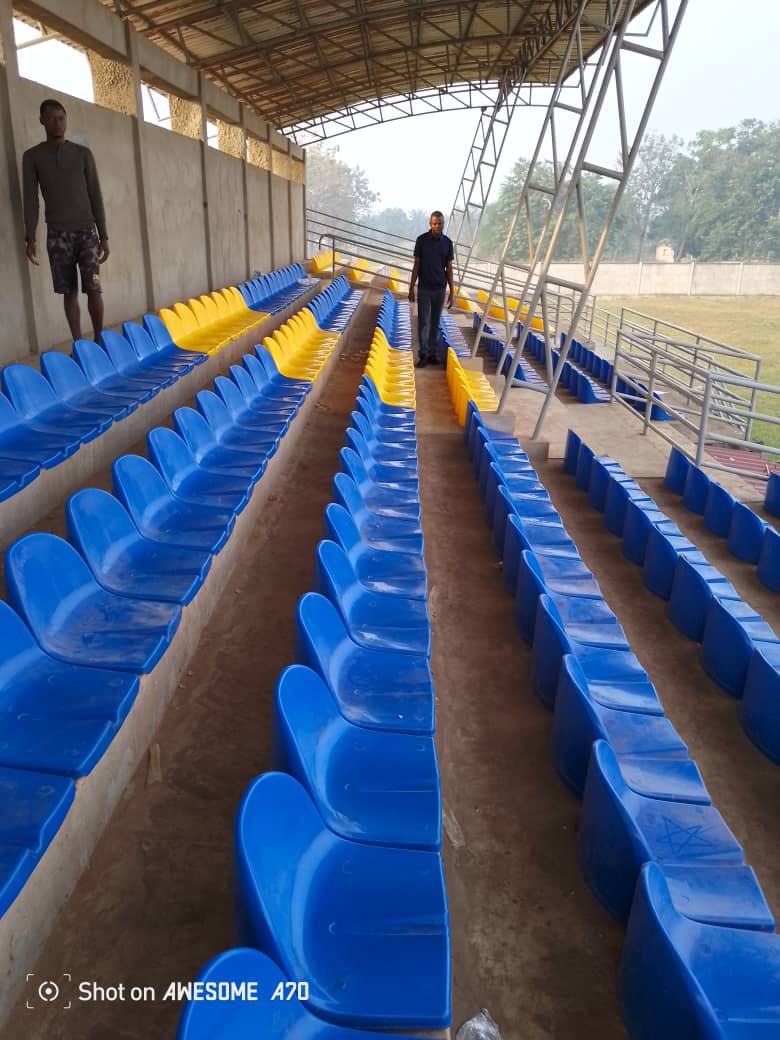 Joelnzenze1's tweet image. #RDC
Le stade moderne Jean-Lucien Bussa, symbole d'un Sud-Ubangi en mouvement, arrive à sa phase de finition.
Une première depuis l'indépendance !
Ce projet, inscrit dans le développement durable, promet un avenir meilleur à la jeunesse de #BUDJALA.

Excellence @JLBussa merci 🙏