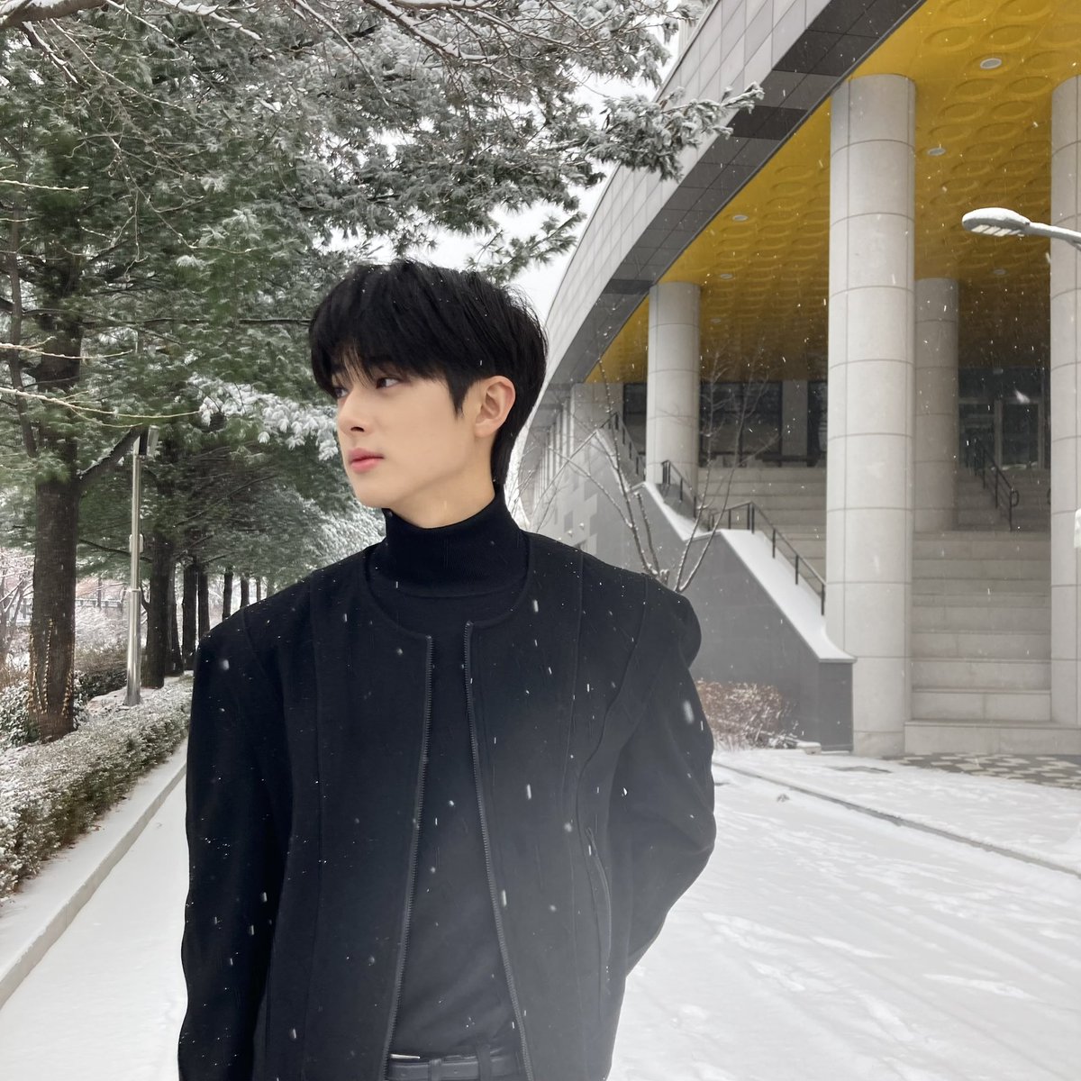 minkyu_0312's tweet photo. 새해첫눈 https://t.co/wuj3GOGM6D
