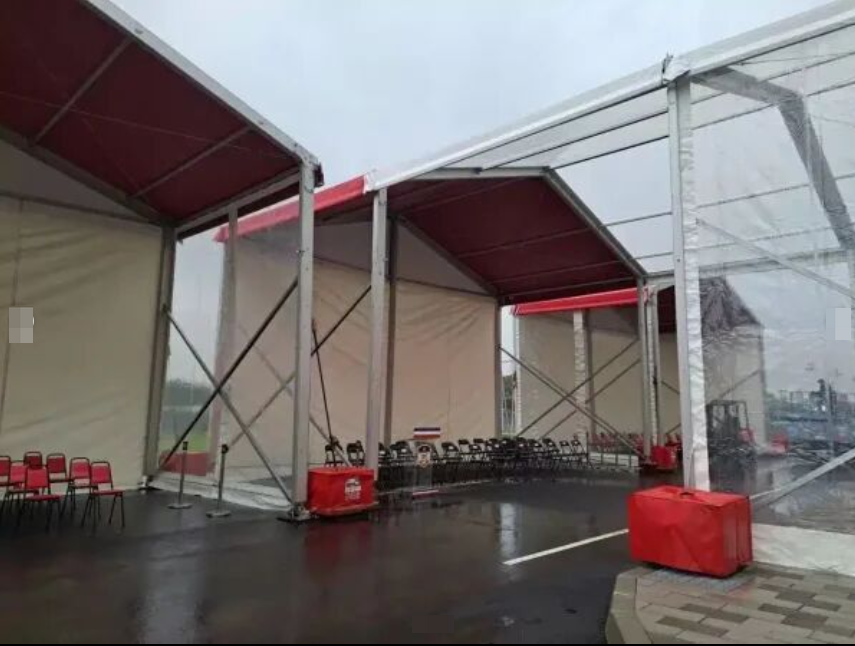 ShelterStructu1's tweet photo. 🚀 A conclusão da cerimônia de abertura do Government Depot exigiu uma estrutura temporária para proporcionar um espaço oficial para o evento. 

#CanopyProject #ShelterStructures
📧 Contato: admin@shelter-structures.com https://t.co/VrTRXsRWo9