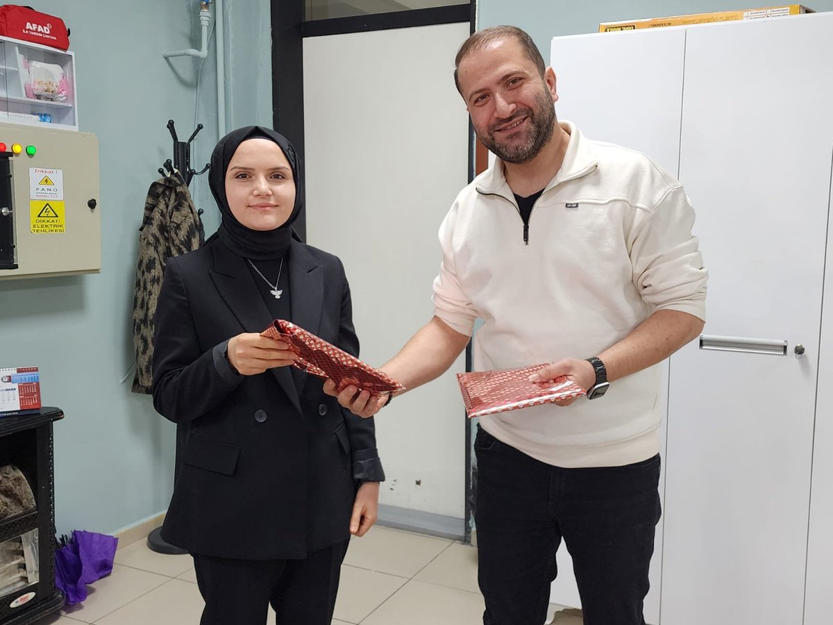 TaskesigiOkulu's tweet photo. Öğretmenlerimize yeni hayatlarında başarılar diler,emekleri için çok teşekkür ederiz.💖✨🌸
@tcmeb @Ordu_MEM @mfvargeloglu @CaybasM @ayfidan52 @ELTHakanAYDIN https://t.co/J0kfyR6Cy6