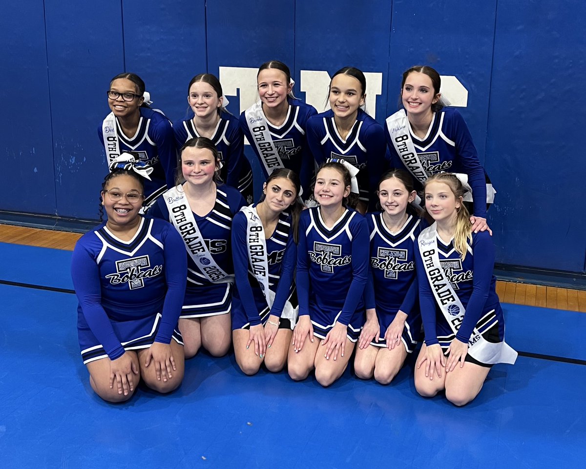 brookeboschele's tweet photo. 8th Grade night for Basketball Cheer! 🏀

#cheer #cheerleading #cheerleader #middleschool #middleschoolcheer #middleschoolsports #basketballcheer https://t.co/BJQTtBK1Hy