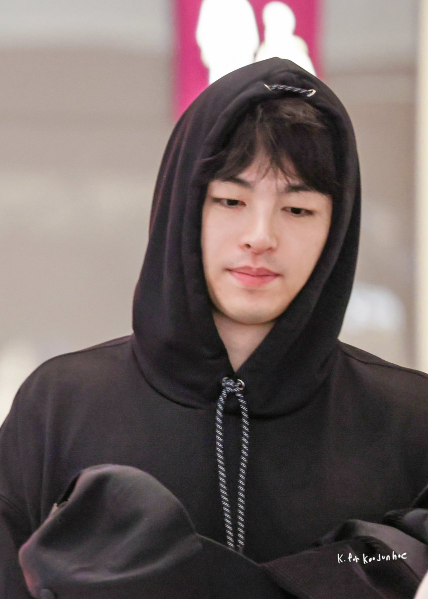kforkoojunhoe's tweet photo. 250117 ICN #준회

캄보디아 고고 ✈️

#JUNHOE #구준회 #ジュネ
#iKON #아이콘 @JUNE_GOZARU_JP https://t.co/6xsyATY2cl