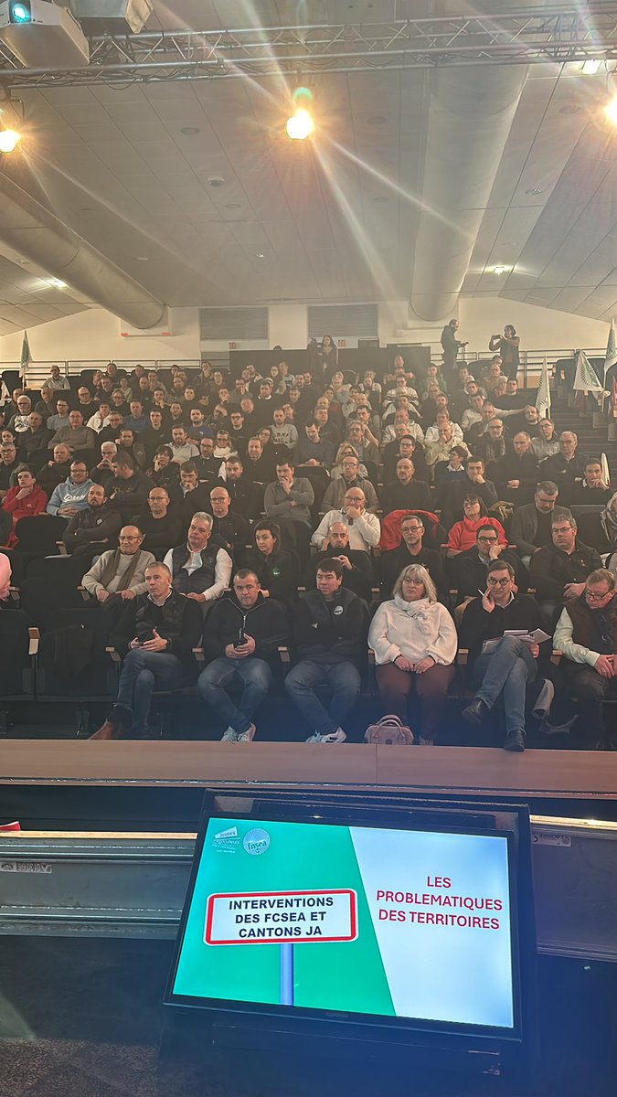 Meeting pour les <a href="/jeunesagri44/">Jeunes Agriculteurs de Loire-Atlantique JA44</a> et la <a href="/FNSEA44/">FNSEA44</a> salle comble pour un vrai projet de territoire 💪💪💪 <a href="/rousseautrocy/">Arnaud Rousseau</a> <a href="/HorelPierrick/">Pierrick Horel</a> <a href="/JeunesAgri/">Jeunes Agriculteurs</a> <a href="/FNSEA/">La FNSEA</a> #agriculture