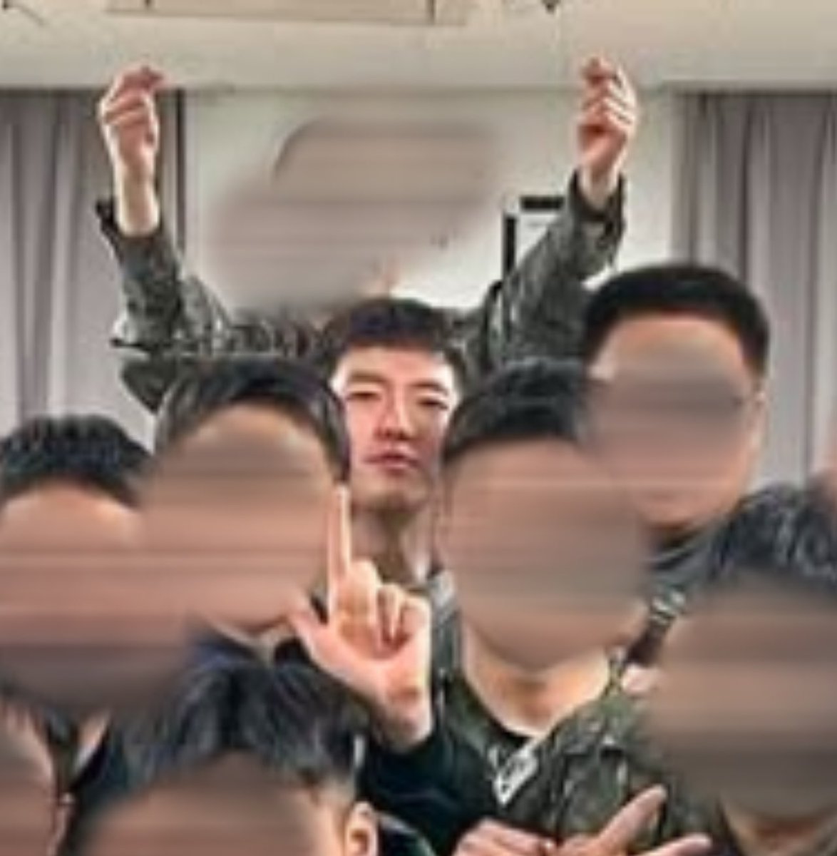 재환이다🥹 (출처: 선임님 인스타) #김재환