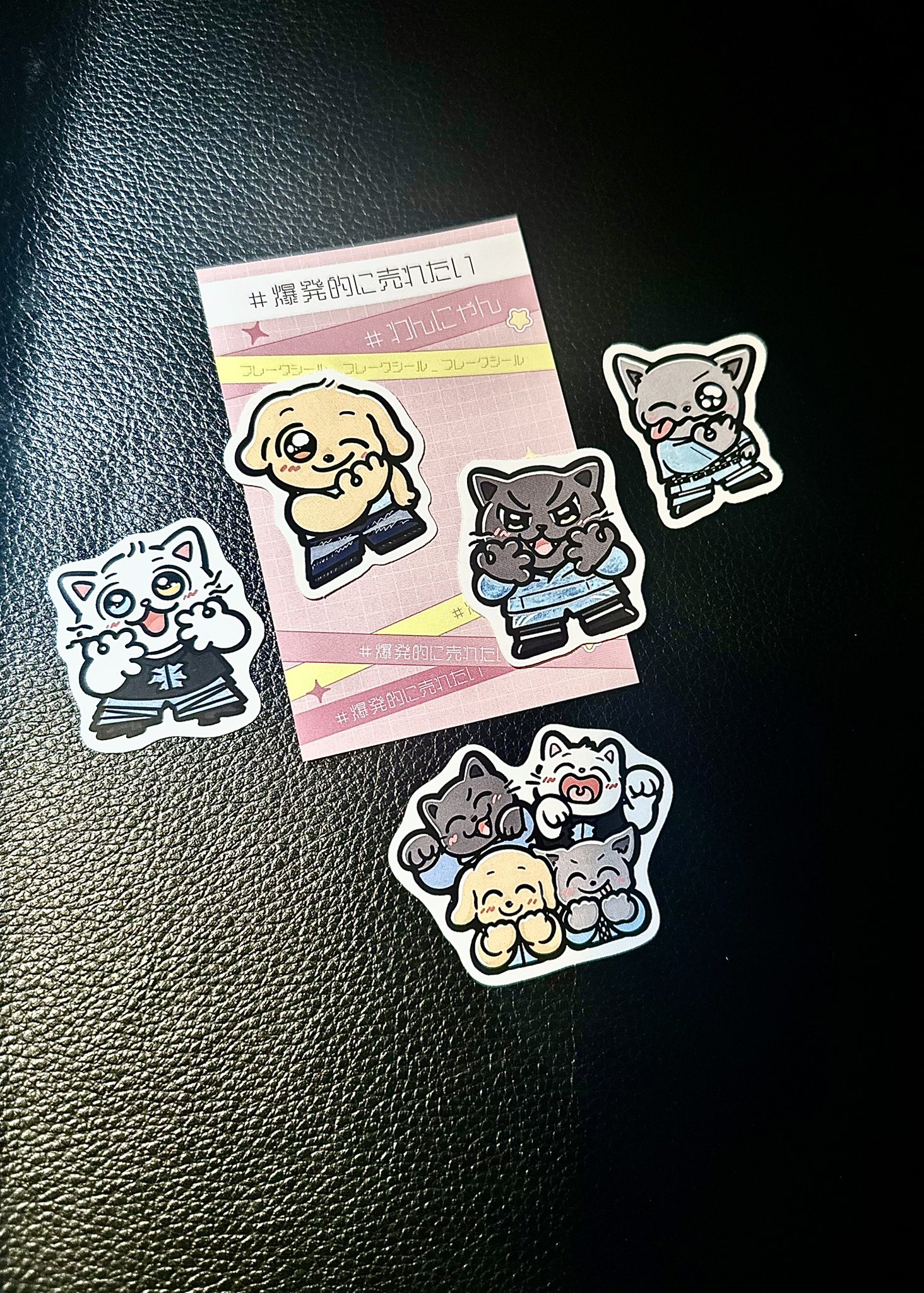 わんちゃんわんわんねこにゃんにゃん フレークステッカー わんちゃんわんわんねこにゃんにゃん フレークステッカー