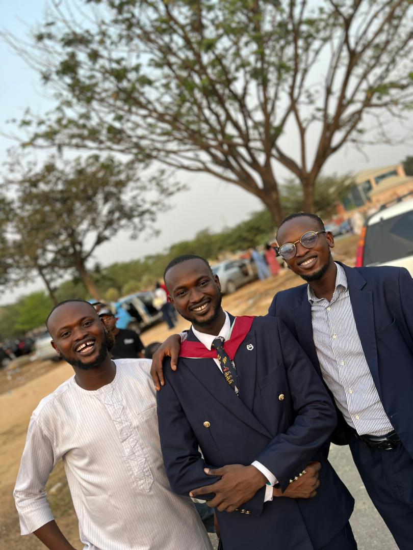 Congratulations once again my bro
3/3
Abeg who be the finest for here