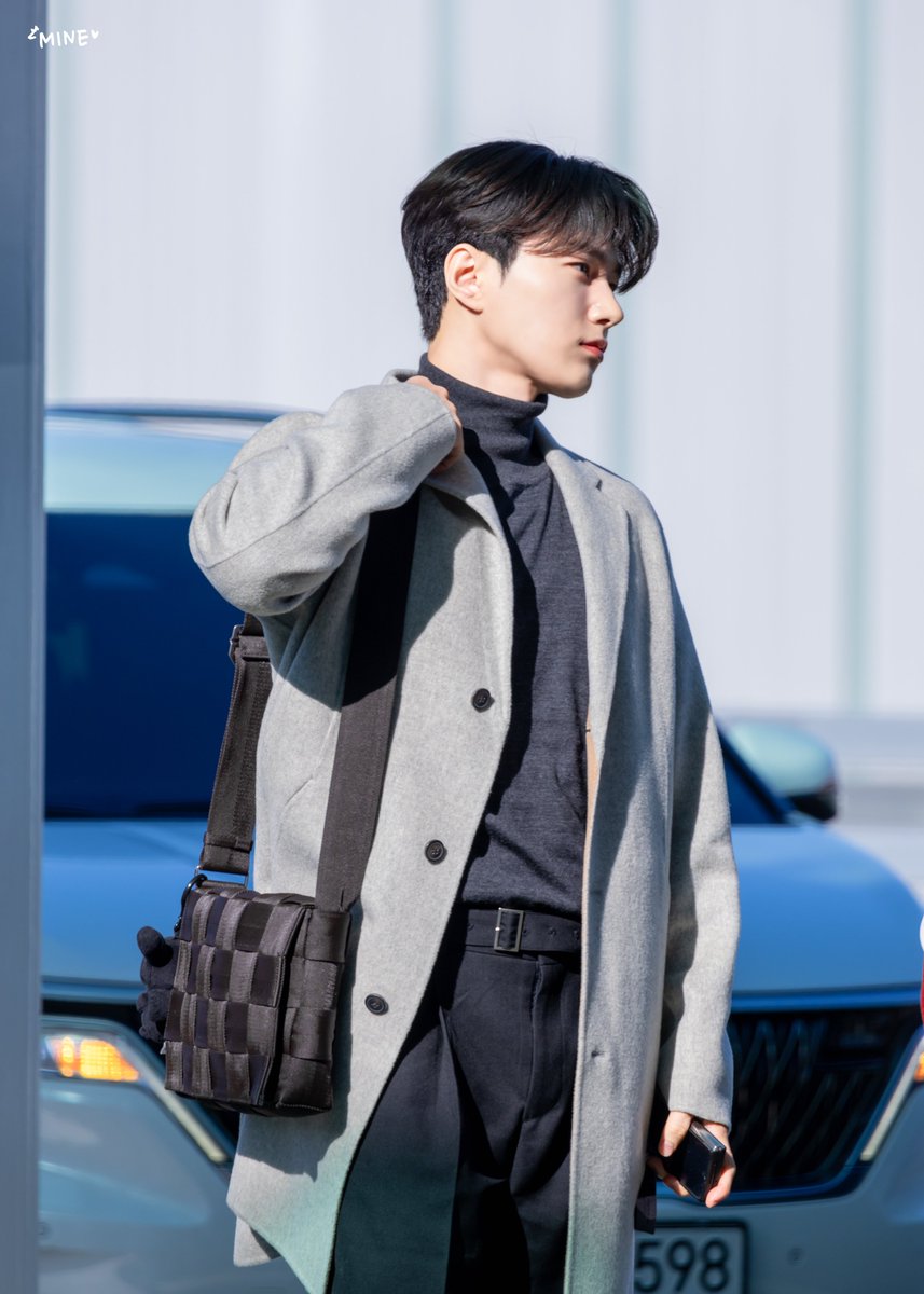 b_mine4ifnt's tweet photo. 250117 ICN 출국 #L #엘 #명수

#김명수 #MYUNGSOO #KimMyungSoo #인피니트 #infinite #ミョンス #金明洙 #INFINITE

🔊이제 한국에 없으니까 그만 잘생기기

╭���◝ ͡ ◜◝ ͡ ◜◝ ͡ ◜◝ ͡ ◜◝ ͡ ◜◝ ͡ ◜◝ ͡ ◜◝╮
            그거 어떻게 하는건데
╰◟◞ ͜ ◟◞ ͜ ◟◞ ͜ ◟◞ ͜ ◟◞ ͜ ◟◞ ͜ ◟◞ ͜ ◟◞╯
                      O
                          °