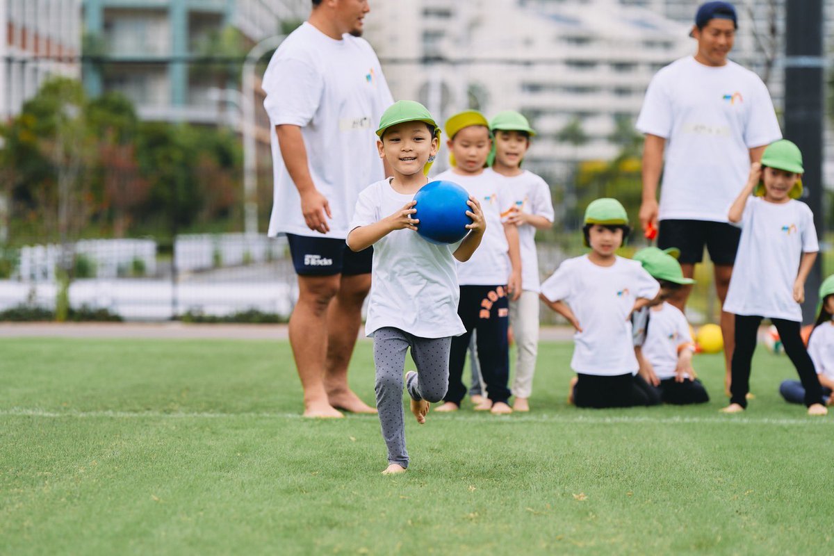 MyFirstBall's tweet photo. MFBを体験したお子さまの保護者さまからのアンケートの声をご紹介！

＼保護者さまの声／
• 運動があまり好きではない様子だったのですが、帰宅後はボールを抱えて家中をずっと走り回っています！🏃‍♂️⚽

• 興奮して帰ってきました！良い記憶として心に残りそうな体験をさせてもらい、感謝しています😊 https://t.co/g5JDpQZg1X