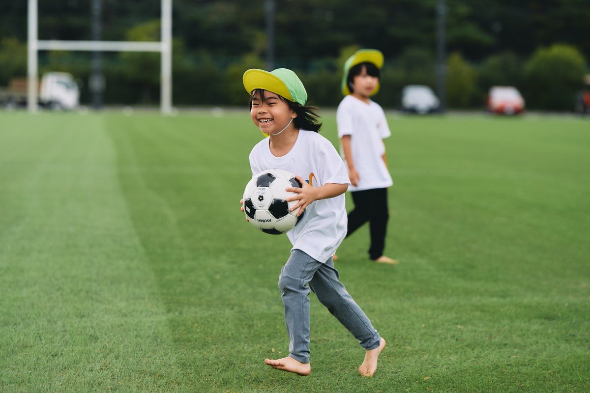 MyFirstBall's tweet photo. MFBを体験したお子さまの保護者さまからのアンケートの声をご紹介！

＼保護者さまの声／
• 運動があまり好きではない様子だったのですが、帰宅後はボールを抱えて家中をずっと走り回っています！🏃‍♂️⚽

• 興奮して帰ってきました！良い記憶として心に残りそうな体験をさせてもらい、感謝しています😊 https://t.co/g5JDpQZg1X