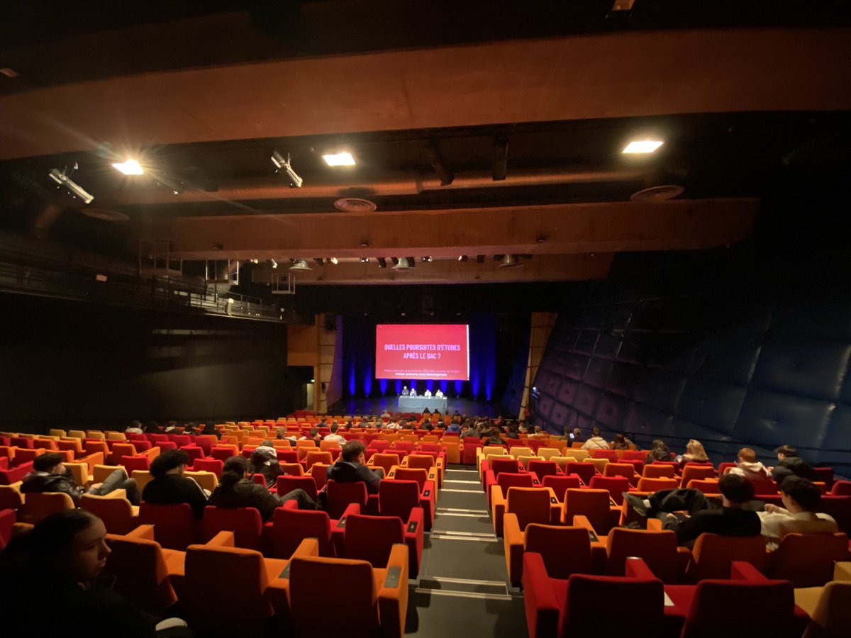 L’Université de Lille est présente à la conférence « Quelles poursuites d’études après le bac ? » dans le cadre du salon du lycéen et de <a href="/letudiant/">l'Etudiant</a> à <a href="/LilleGrandPalai/">Lille Grand Palais</a> 🗣️