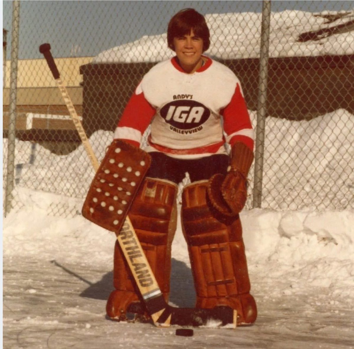 oldcanadaseries's tweet photo. Prime Minister Stephen Harper’s appointment for the Governor of the Bank of Canada, Mark Joseph Carney, as a goalie in Edmonton in the 1970s. https://t.co/EZUrc0sz8Y