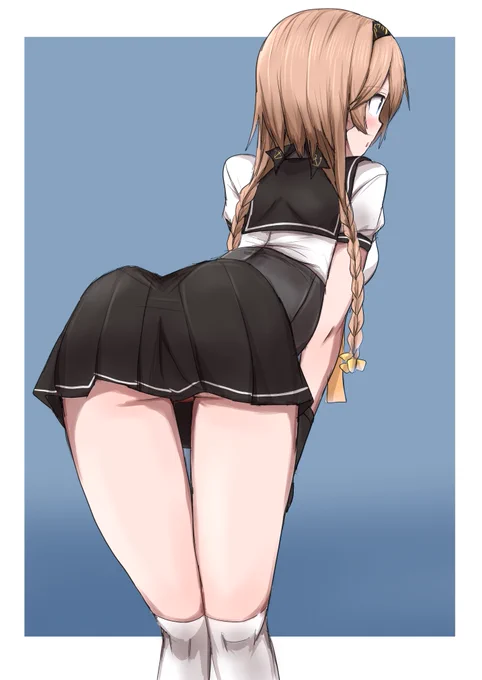 お題の前屈みになってお尻が無防備な照月ちゃんです。 
