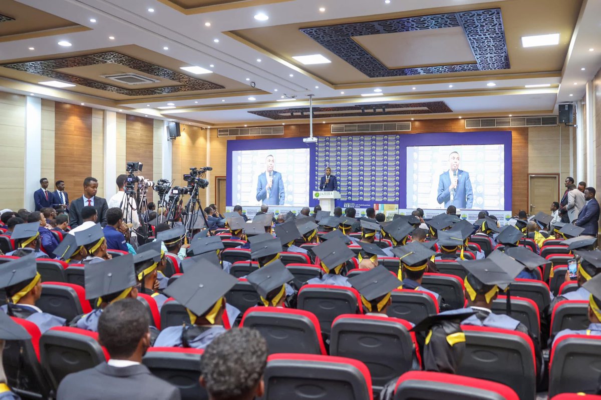 AIGutale's tweet photo. Waxa aan @MogUniver    جامعة مقديشو ugu hambalyeynayaa Qalin-jeninta dufacadda 17aad ee heerarka kaladuwan ee tacliinta sare (PGD, Master iyo PhD) 
Runtii halganka la dagaallanka Jahliga, Saboolninada iyo horumarinta tacliinta sare ee Jaamacadda Muqdisho oo hadda ku dhow 30 sano waxa uu sameeyey Isbeddel wanaagsan joogteyntiisuna waxa ay kamid tahay tiirarka waaweyn ee dadka iyo dalka Soomaaliyeed ku gaarayaan Berri ka wanaagsan kana hormarsan Shalay!