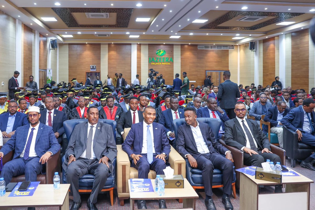 AIGutale's tweet photo. Waxa aan @MogUniver    جامعة مقديشو ugu hambalyeynayaa Qalin-jeninta dufacadda 17aad ee heerarka kaladuwan ee tacliinta sare (PGD, Master iyo PhD) 
Runtii halganka la dagaallanka Jahliga, Saboolninada iyo horumarinta tacliinta sare ee Jaamacadda Muqdisho oo hadda ku dhow 30 sano waxa uu sameeyey Isbeddel wanaagsan joogteyntiisuna waxa ay kamid tahay tiirarka waaweyn ee dadka iyo dalka Soomaaliyeed ku gaarayaan Berri ka wanaagsan kana hormarsan Shalay!