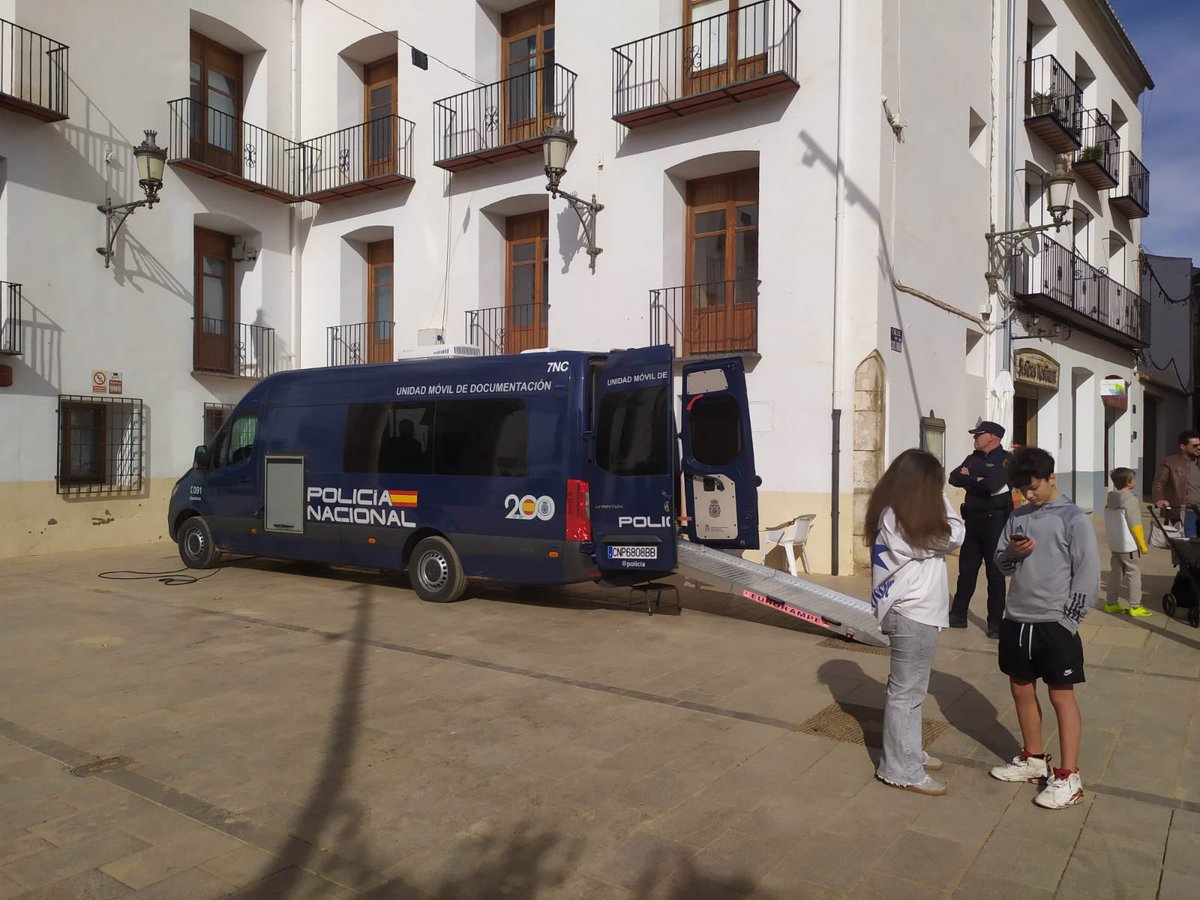 policia's tweet image. Los días 23 y 24 nuestras Unidades Móviles de #Documentación estarán en #Valencia en las siguientes ubicaciones: 

🔷Almussafes: Carrer Paseig del Parc nº 1
🔷Pedralba: Calle María Pla 1
🔷Utiel: Plaza del Ayuntamiento s/n
🔷Paiporta: Calle Catarroja nº 30
🔷Albal: Plaza del…