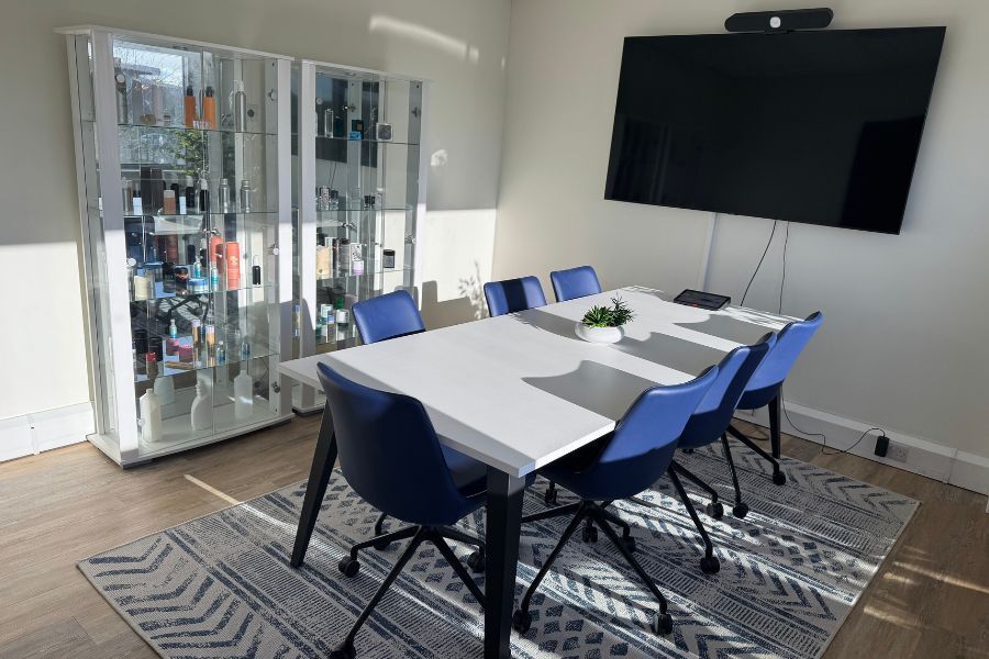 ParamountGlbl's tweet image. Paramount&apos;s UK Headquarters have undergone a significant remodel, creating a space that fosters collaboration, innovation, and sustainability. buff.ly/3Wjphbq 

#ParamountGlobal #OfficeRemodel #PackagingSimplified