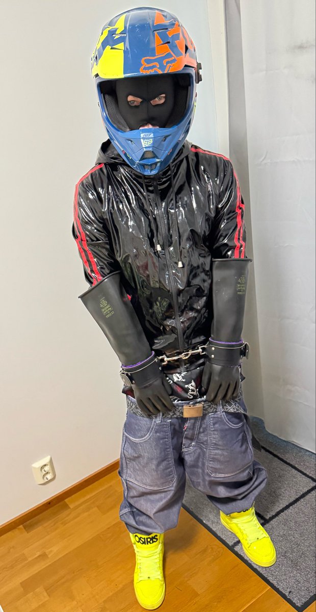 Great day to try some gear on by mixing multiple fetishes 🥵
#internationalfetishday <a href="/ReconNews/">Recon</a> #gearfetish #gearhead