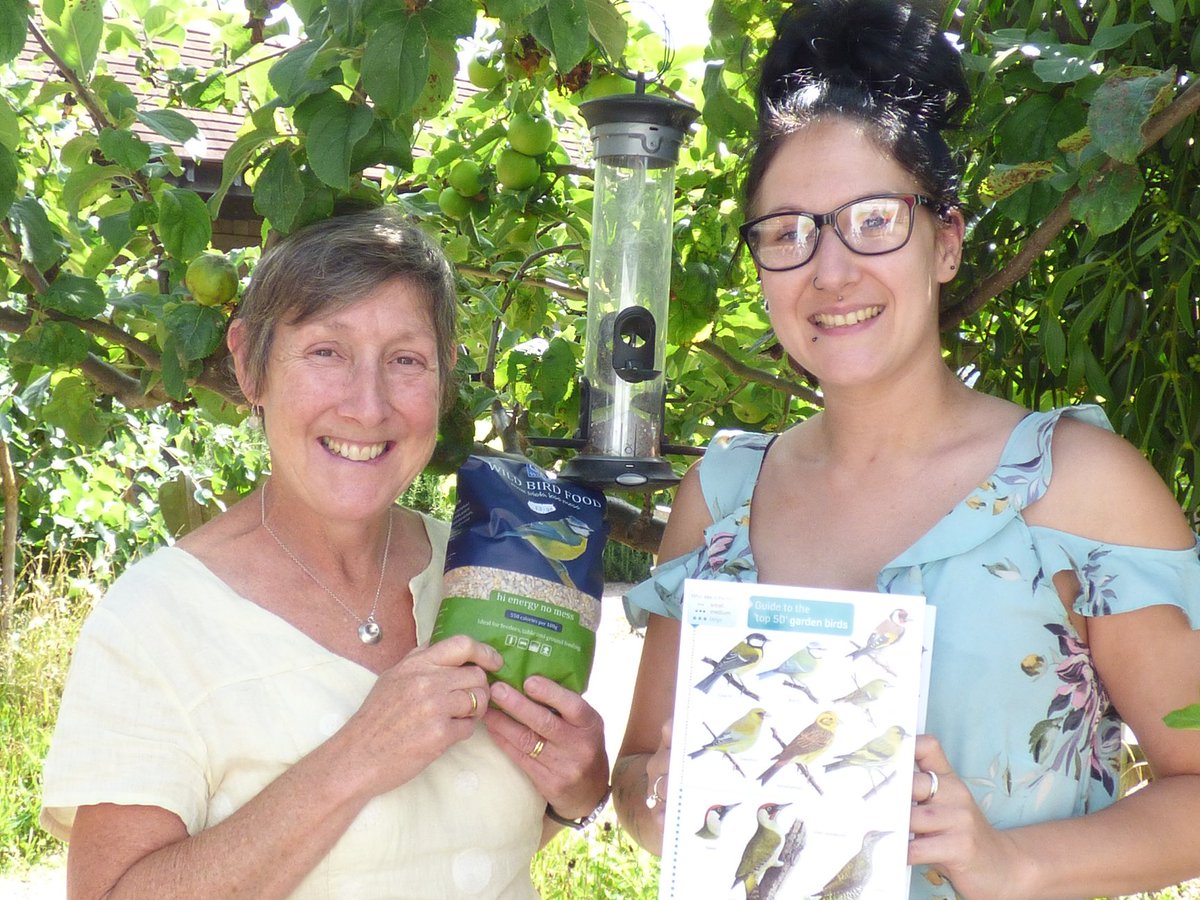 Matthew Good Foundation (@matthewgoodfoun) on Twitter photo Loneliness significantly impacts the elderly and vulnerable, especially those housebound. Feed the Birds combats this by having volunteers visit clients weekly to refill bird feeders. They recently received a £2,500 grant from <a href="/JohnGoodGroup/">John Good Group</a>
More: loom.ly/tURtmE4 Loneliness significantly impacts the elderly and vulnerable, especially those housebound. Feed the Birds combats this by having volunteers visit clients weekly to refill bird feeders. They recently received a £2,500 grant from <a href="/JohnGoodGroup/">John Good Group</a>
More: loom.ly/tURtmE4