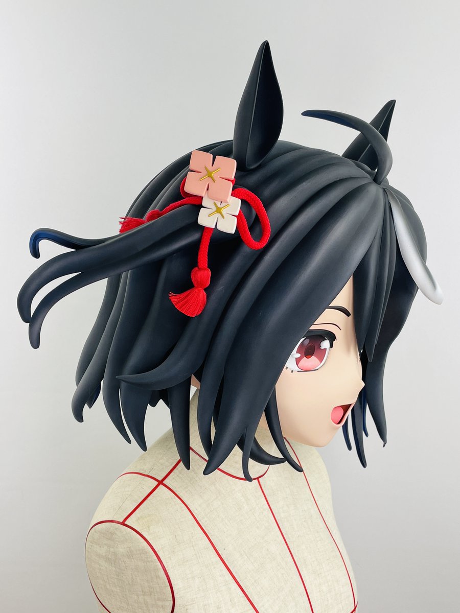 tokalcms's tweet photo. 着ぐるみマスク完成しました。立体造形目で視線追従/非追従の換装可、髪飾り付属の仕様です。テール髪はホールド機構付き���ールジョイントによって自由な角度で固定できます。 https://t.co/p9vNOyunsI