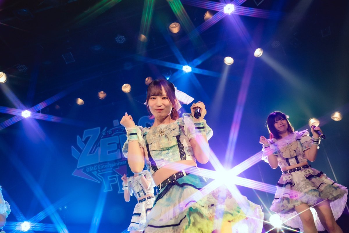 zero_fes's tweet photo. ◤◢◤◢◤◢◤◢◤◢◤◢◤◢
　　　#ZEROFES速報
◤◢◤◢◤◢◤◢◤◢◤◢◤◢
 
    “ シャニムニ＝パレード“
      【@ShanimuniParade 】

ただひたすらに 、がむしゃらに 。
まっすぐ届く最強パレード !!
こんなステージ見逃せないッ‼️

集合写真は主催のぜろすたとﾊﾟｼｬﾘｯ📸

#シャニパレ https://t.co/MZCFloAjAH