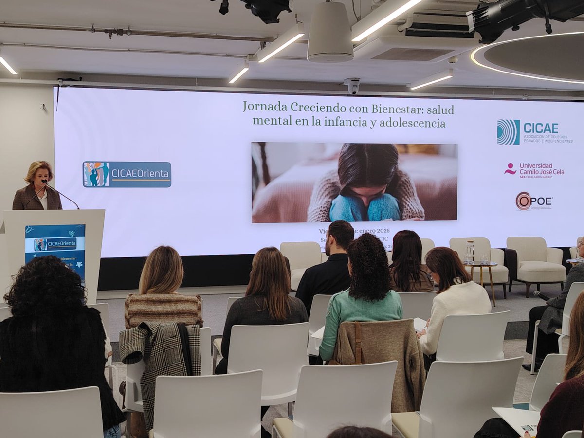 ✨ Jornada #CICAEOrienta en la <a href="/universidadcjc/">UCJC</a>: ¿Cómo está la salud mental de nuestros niños y jóvenes?
🧠 Con la Dra. <a href="/MontseGraell/">Montserrat Graell</a> hablamos sobre:
🔹 Salud mental en adolescentes.
🔹 Factores de riesgo/protección.
🔹 Signos de alerta.
#SaludMental #CICAE #Infancia #Adolescencia