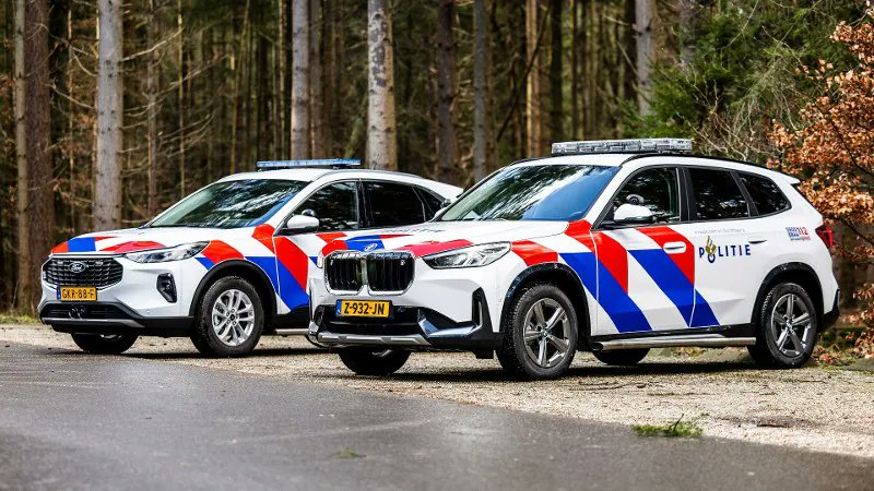 Dit zijn de nieuwe basispolitievoertuigen: de Ford Kuga Full Hybrid en de BMW X1. De politieauto’s worden ingezet voor de noodhulp en zullen vanaf deze maand voor het eerst op straat te zien zijn.
 
politie.nl/nieuws/2025/ja…
#politie #politieauto #Ford #BMW