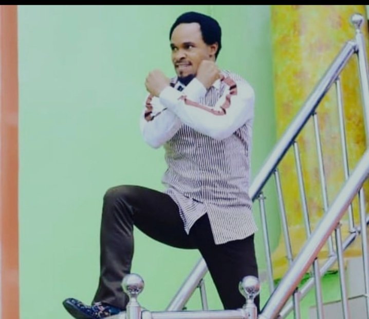 ChukwumaNwokoro's tweet photo. @abati1990 What about pastor odumeje indaboski bahose https://t.co/0odL3CNNkN