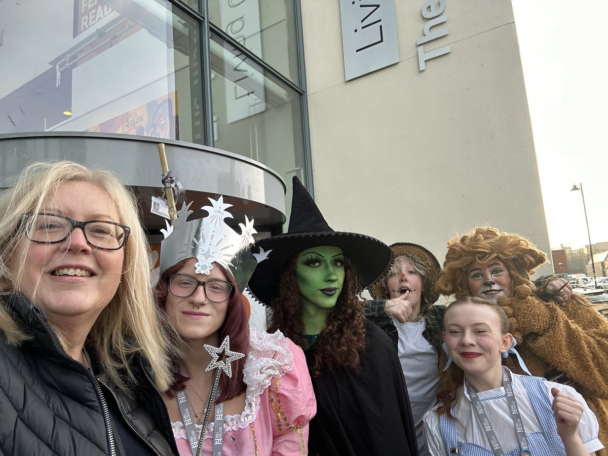 Dr Sam Parrett CBE tweet media