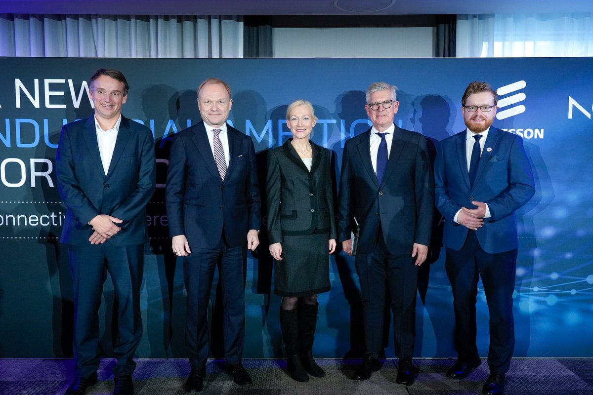 BonefeldCecilia's tweet photo. Great to meet with @Borje_Ekholm, @PekkaLundmark, and @ChrstnKlein, CEOs of our members from Ericsson, Nokia, and SAP, as well as with Polish Digital Miniter @DStanderski at #Connectivity25.
Strong European business alignment at the event about keeping the lead in #connectivity. In short:
1️⃣ Cut burdens for companies and streamline laws
2️⃣ Implement the hashtag#AIAct in one way, not 27
3️⃣ Safeguard the IP of companies
4️⃣ Make the hashtag#5G Toolbox a law and implement it now
5️⃣ Let operators and companies merge: no digital company or innovations will survive without scale
If we do this, #EuropeCan become #aDigitalPowerhouse!