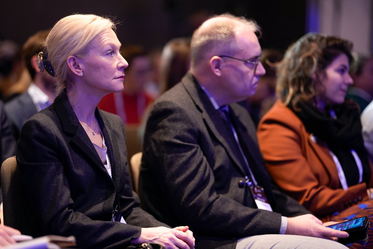 BonefeldCecilia's tweet photo. Great to meet with @Borje_Ekholm, @PekkaLundmark, and @ChrstnKlein, CEOs of our members from Ericsson, Nokia, and SAP, as well as with Polish Digital Miniter @DStanderski at #Connectivity25.
Strong European business alignment at the event about keeping the lead in #connectivity. In short:
1️⃣ Cut burdens for companies and streamline laws
2️⃣ Implement the hashtag#AIAct in one way, not 27
3️⃣ Safeguard the IP of companies
4️⃣ Make the hashtag#5G Toolbox a law and implement it now
5️⃣ Let operators and companies merge: no digital company or innovations will survive without scale
If we do this, #EuropeCan become #aDigitalPowerhouse!