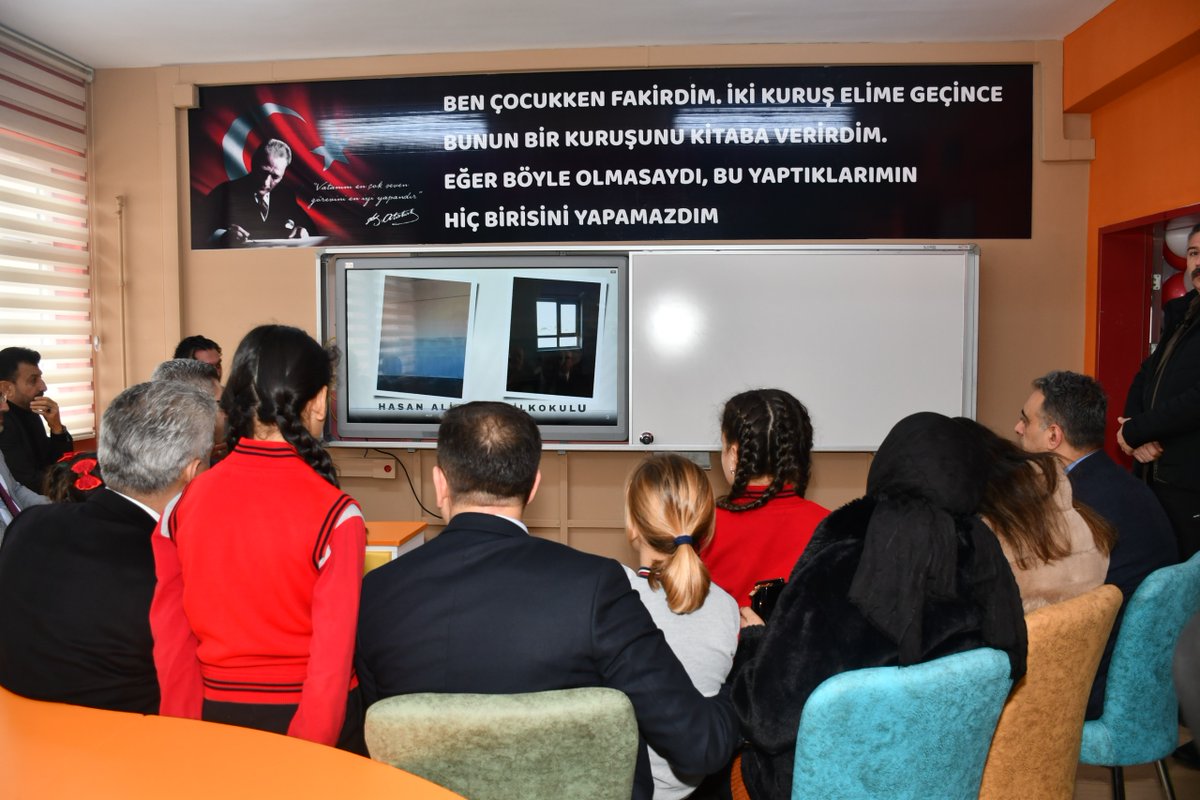 📍 Evliya Çelebi İlkokulu
📍 Vilayetler Hizmet Birliği Gülümse Anaokulu

Öğrencilerimizin karne heyecanını birlikte yaşadık.

2024-2025 Eğitim-Öğretim yılı “Yarıyıl Tatili Karne Programı”, Valimiz Sayın Mehmet Makas’ın(<a href="/makasmehmet34/">Mehmet MAKAS</a>) katılımıyla Evliya Çelebi İlkokulu’nda
