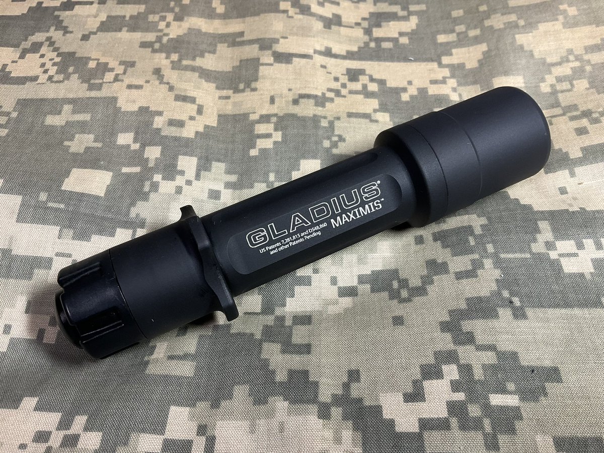 l_etranger_jp's tweet photo. BLACKHAWK! NIGHT-OPS GLADIUS MAXIMIS
2009年、GLADIUSのアップグレード版が“MAXIMIS”として発売された
LEDがLuxeonIIIからSSC P4に変更され、最大光量が80+ルーメンから120ルーメンへと引き上げられた
#FlashlightFriday
#GLADIUSMAXIMIS https://t.co/AYiSDjgYpw