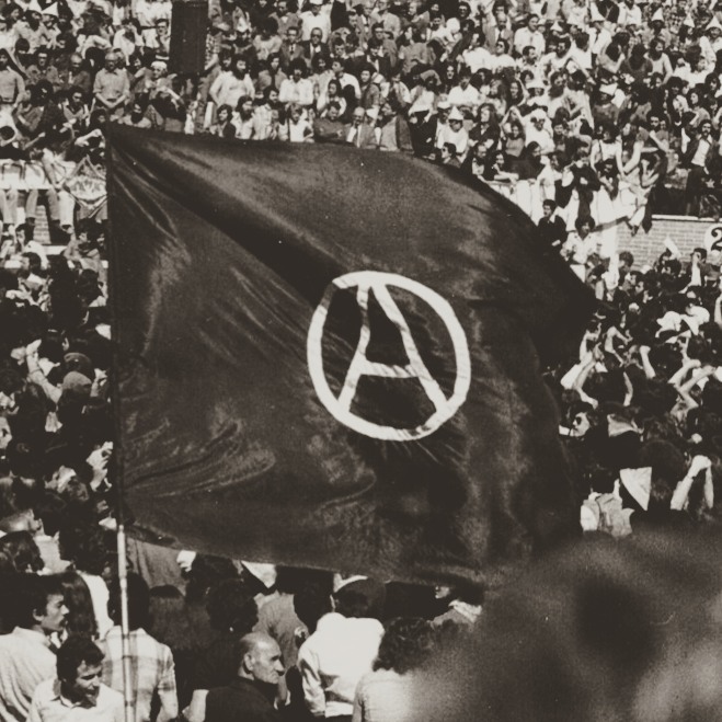 anarquia_p's tweet photo. ¿Hay algo más terrorífico para las clases acomodadas que la chusma organizada?

Para que la solidaridad y el mutuo apoyo sea una pesadilla para alguien, ese alguien debe estar muy involucrado en el mantenimiento de la injusticia social. https://t.co/0vqoXWfs5N