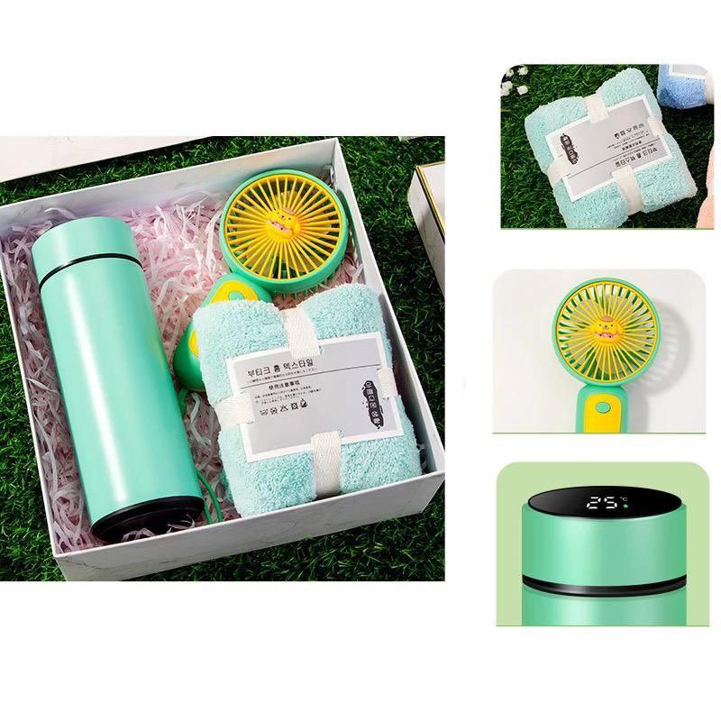 Souvenirs___'s tweet photo. 3 in 1 gift set now available… 
Set can contain fan, flask and towel or 
Fan, mug and umbrella 

Price: 20,000 naira. https://t.co/nK0VnTNDSz
