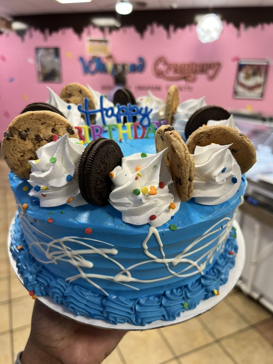 Here’s your reminder to order that ice cream cake! ➡️whippedcreamerytreats.com
