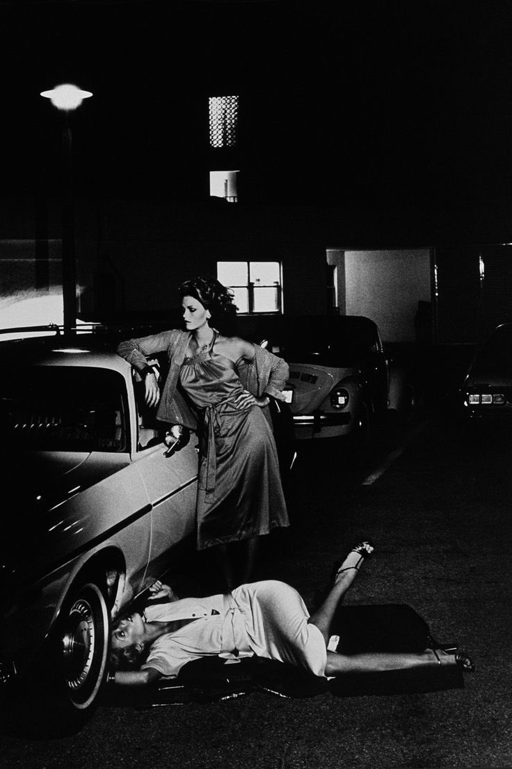 superchade's tweet photo. ตอนแรกอยากจับ Ling Orm ใส่ปีกนางฟ้าแบบ Peter Lindbergh หรือไม่หางนางเงือกเหมือน Tim Walker แต่สุดท้ายเปลี่ยนใจว่าอยากให้เป็น road trip แบบ Thelma &amp; Louis มีความอันตรายเหมือน Bonnie &amp; Cylde จนเจอภาพเกอิชาในลีมูซีนคือจบ แวมไพร์ก็ชอบนะ แต่ถ้าทำคงเป็น vampire dance นี่ว่านนสก เหมาะ https://t.co/55M402l7wa