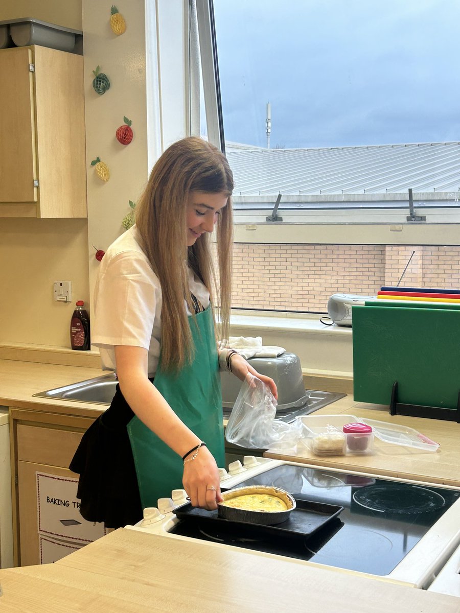 Finally managed to sneak some photos of my fabulous S3 HFT 🥰
Some great quiche to demonstrate our knowledge of nutrients and the prevention of dietary diseases