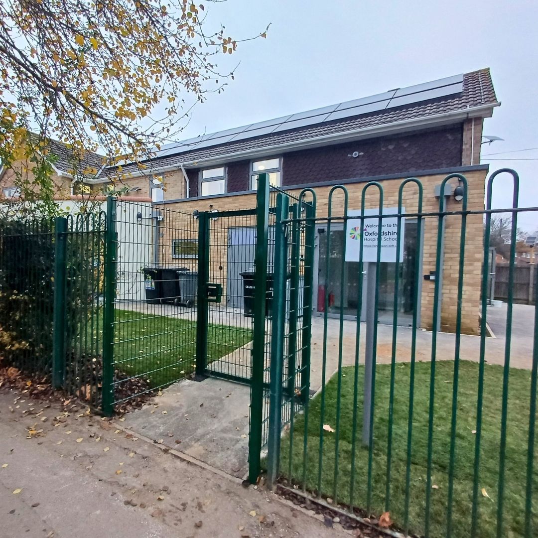 ODS_doinggood's tweet photo. 🚧 ODS has completed a £900,000 refurbishment of Oxford’s Leys Children and Family Centre for @OxfordshireCC.

We delivered modern and sustainable spaces to support families in Oxford!

Read more: https://t.co/21wS47oVrV

#ODS #Sustainability #BuildingForCommunities #doinggood https://t.co/AVR5X00szm