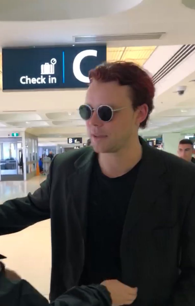low qual ashton 🤍 tweet media