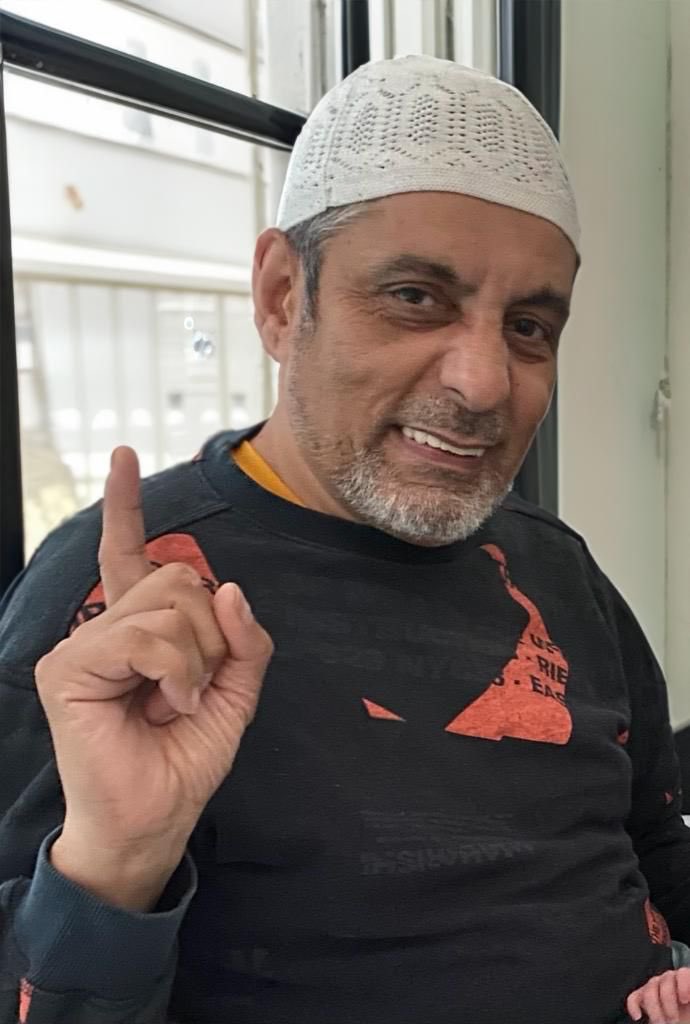 HussainShafiei's tweet photo. Death announcement 

إِنَّا لِلَّٰهِ وَإِنَّا إِلَيْهِ رَاجِعُون

To Allah we belong, and to him we shall return.

Fakhar-ul-Islam Azam (Sammy)

Son of the late Raja Mohammed Azam (Kashmir House)

Brother of Javed Azam, Pervaiz Azam, Vaseem Azam, Nadeem Azam, Kaleem Azam, Saleem Azam 

Father of Yusif Azam, Nazaquat Azam, Sammi Azam, Kaseem Azam

*اللَّهُـمَّ اغْفِـرْ لَهُ ، وَارْحَمْـهُ*
*O Allah forgive him & have mercy on him*

*وَعَافِهِ ، وَاعْفُ عَنْـهُ*
*Excuse him and pardon him*

*وَأَكْـرِمْ نُزُلَـهُ*
*& make honourable his reception* 

*وَوَسِّعْ مُدْخَلَهُ*
*Expand his grave*

Rest in Peace Sammy Thank you for all you did for the @WorkersPartyGB through your tireless efforts and dedication to our party. You will be remembered by us all. 

Bless you.