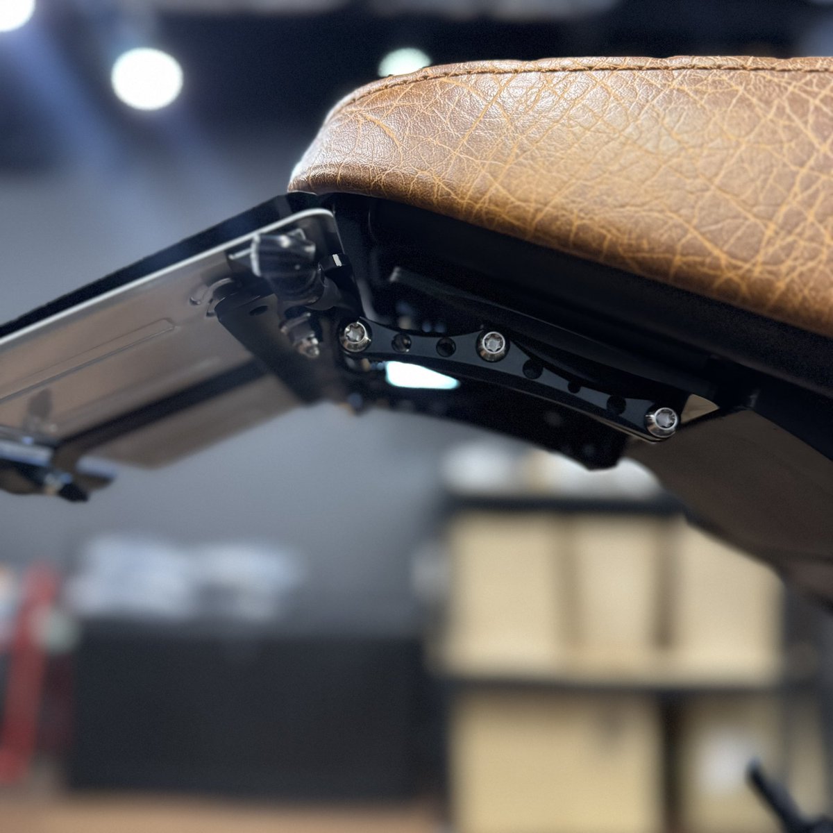 YMCK_Component's tweet photo. 旧XSR900用CNCライセンスプレートホルダー近日発売予定です！
対応年式:2016-2021
※社外テール使用前提設計

#xsr900
#cnc
#yamaha
#ymckcomponent
#ヤマック
#削り出し
#フェンダーレス https://t.co/unIbC4pCKI