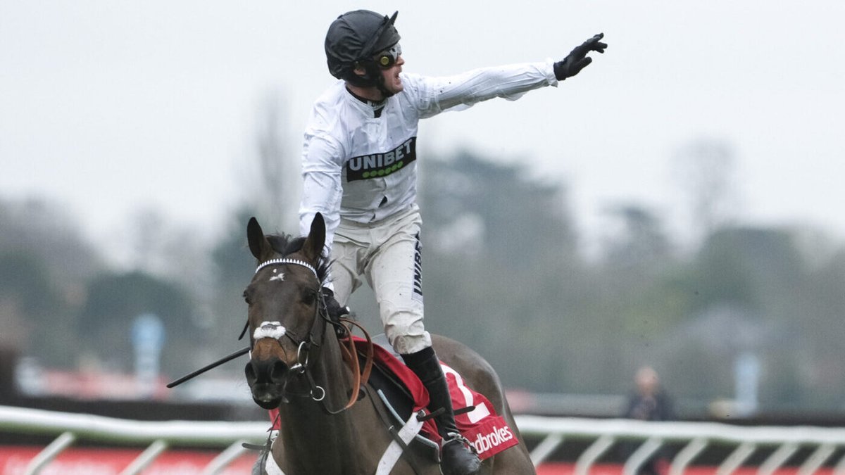 Davy Russell: ‘Nicky Henderson gets so much stick, but he lets his horses do the talking’ trib.al/nzmNBgj