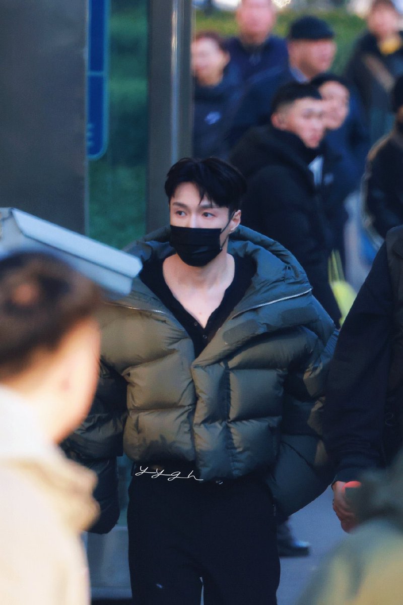 kokokbop's tweet photo. Yixing today!! 🤩 https://t.co/evQG3wrRpK